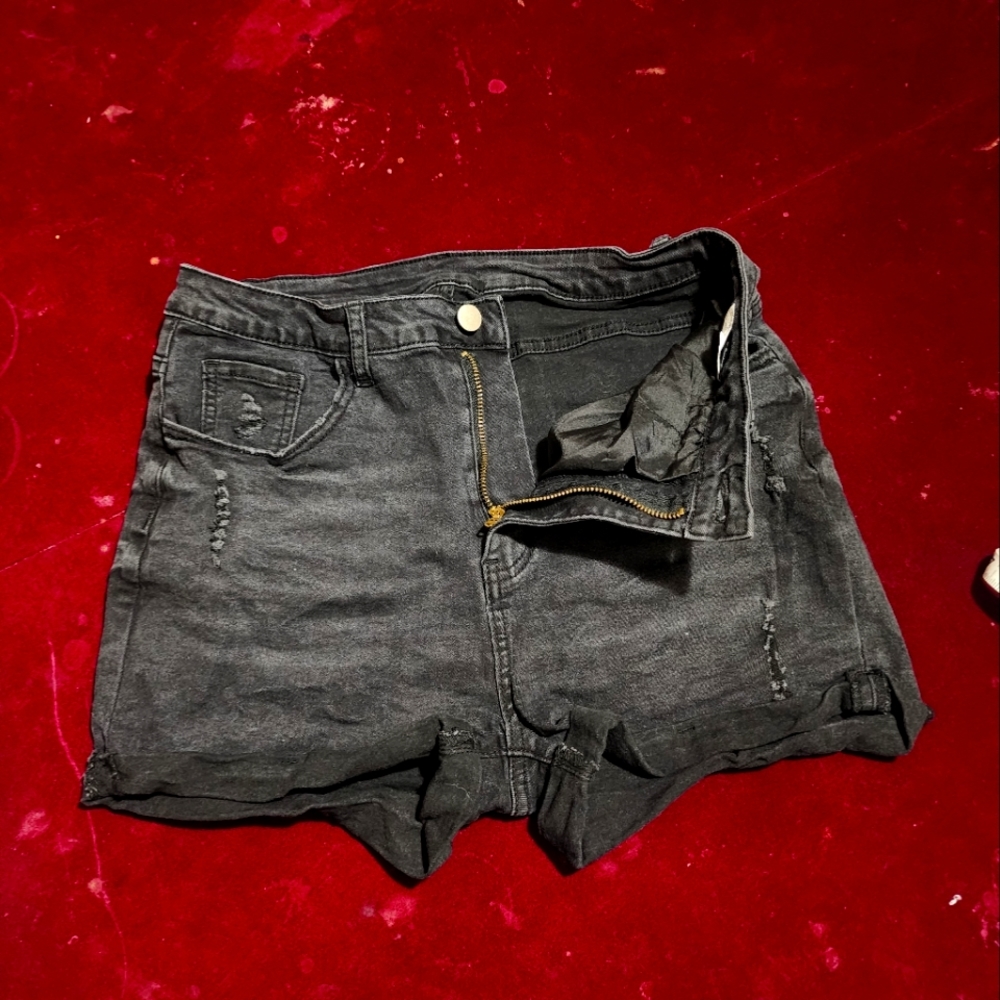 Black Distressed Jeans Shorts - Picture 3 of 7